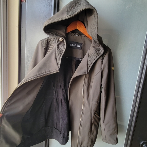 Guess S/CH Soft Shell Hooded Military Green Zip Women's Jacket Pockets Logo - Picture 3 of 13